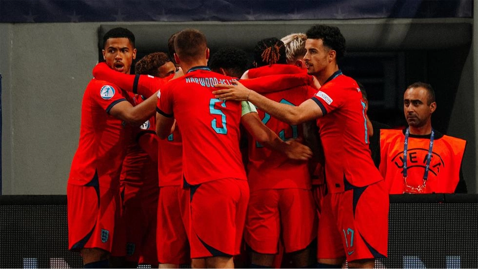 Jones, Jaros and Elliott feature as England beat Czechia in U21 Euros opener