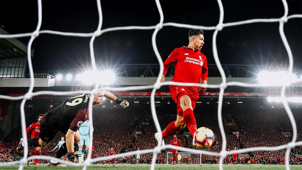 Skills, summit of the world and an Anfield salute - five of the best Roberto Firmino moments