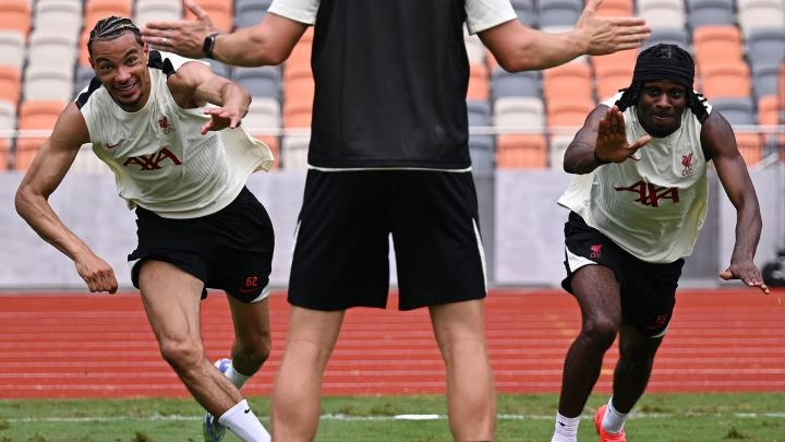 写真で見る：香港でのヒューゴ・エキティケのリバプール初トレーニング