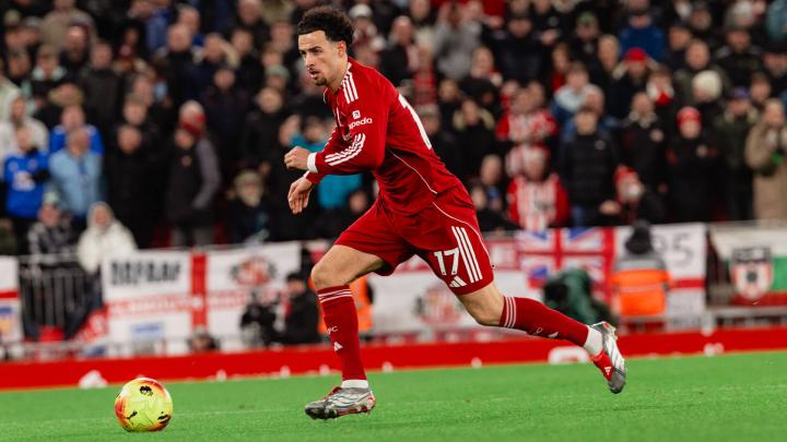 デ*ゴ様 Liverpool FC 21-22 カーティス・ジョーンズ アウェイ カーティス・ジョーンズが着用していたように、アディダスが新しい