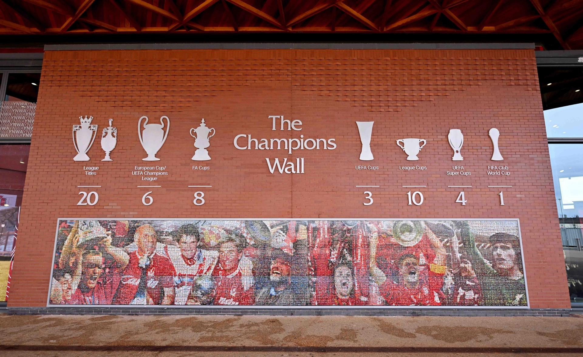 LFCのチャンピオンズウォールが20回目のリーグタイトルを記念し