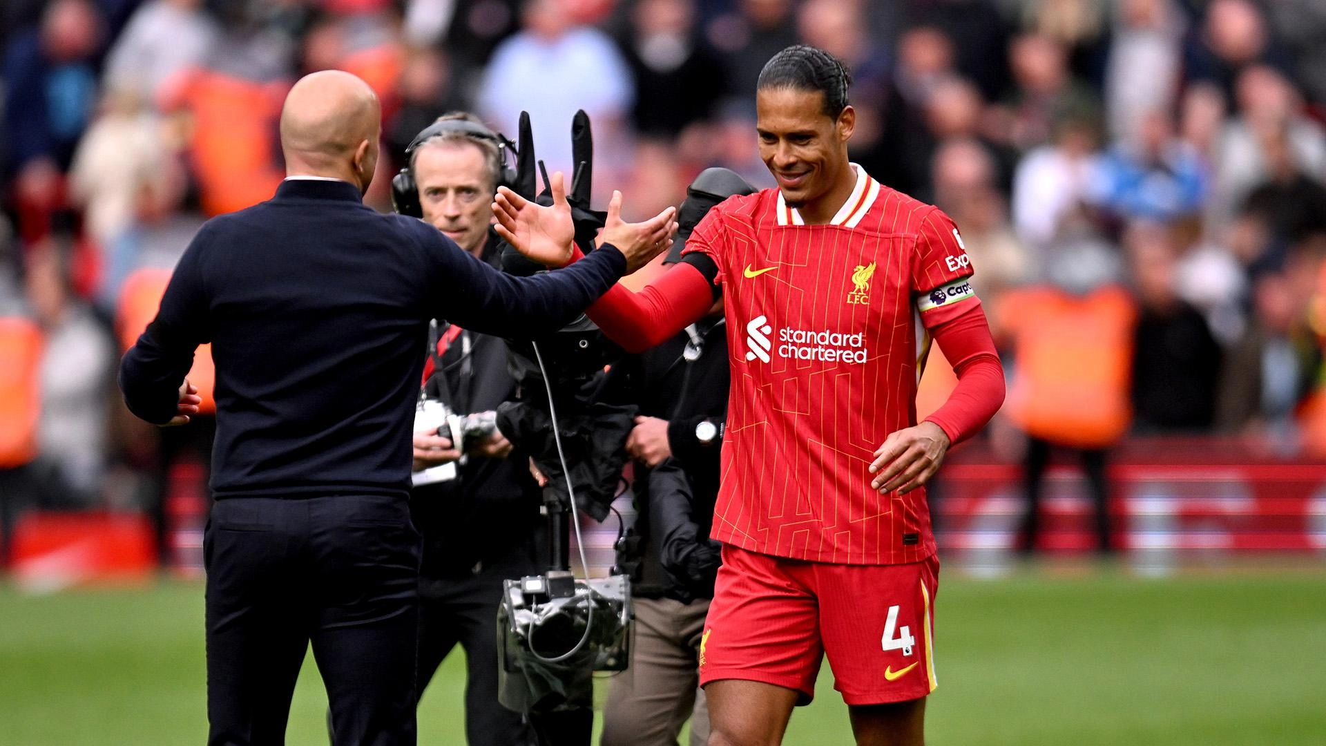 日本未発売 24-25 チャンピオン リヴァプール 優勝 マフラー