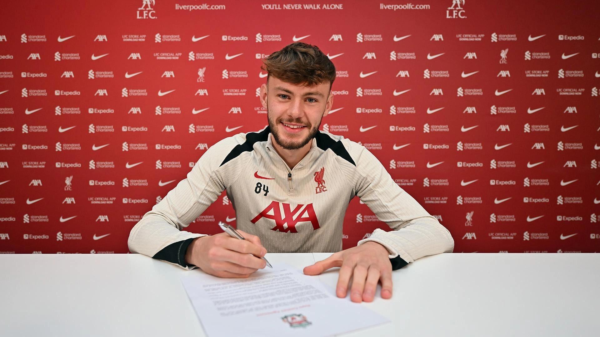 コナー・ブラッドリーがリバプールFCの新契約を締結 - Liverpool FC