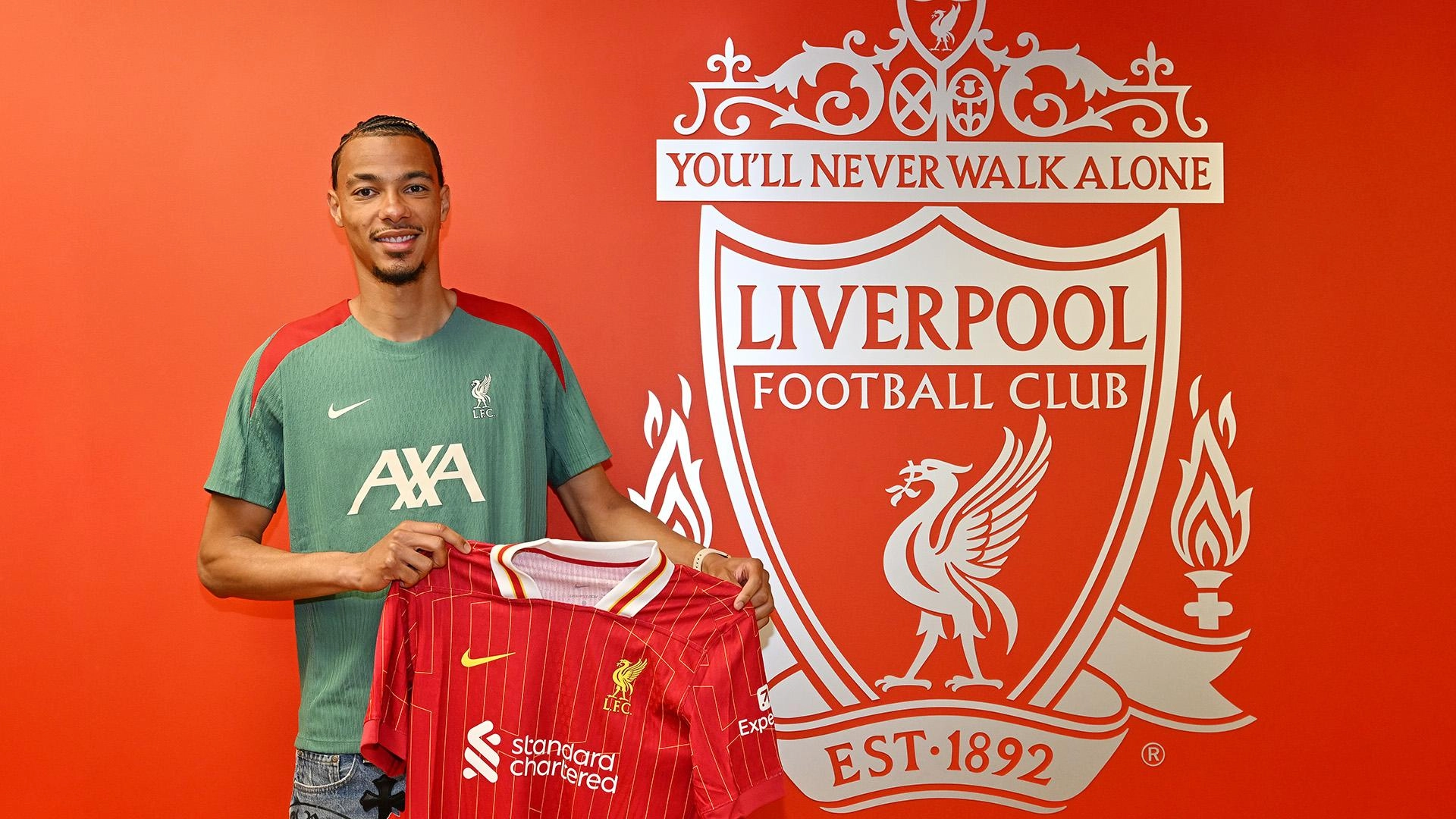 ウーゴ・エキティケがリバプールに加入-フォワードについて知っておく