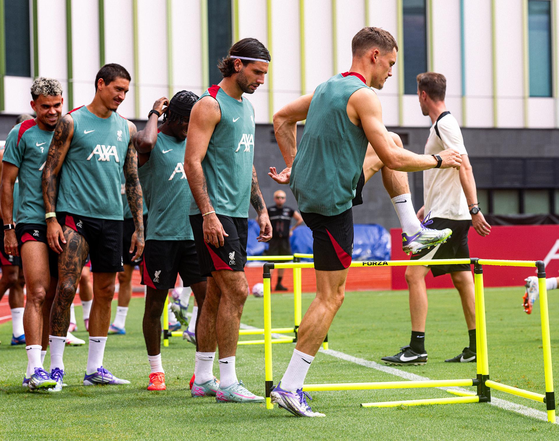 43 photos from Liverpool's Tuesday training session in Hong Kong - Liverpool FC