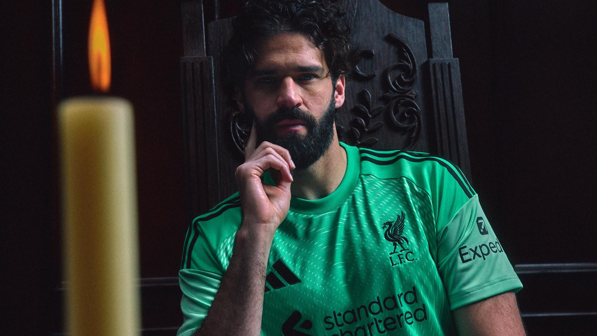 リバプールFC 緑色 ゴールキーパーシャツ LFC Nike ユース 24/25