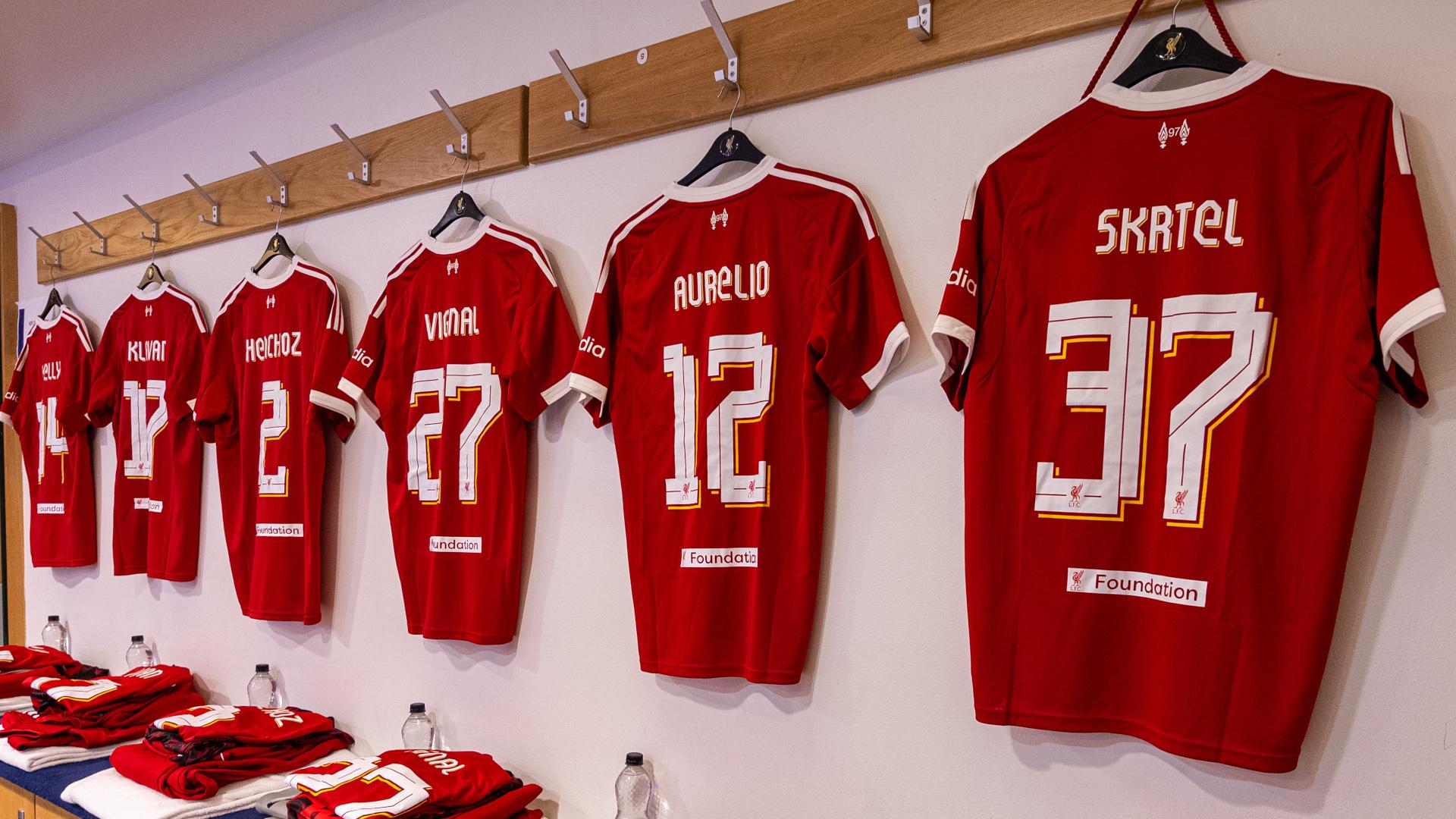 サイン入り リバプール 2014/15シーズン マッチプログラム アストンヴィラ サイン入り リバプール 2014/15シーズン マッチプログラム