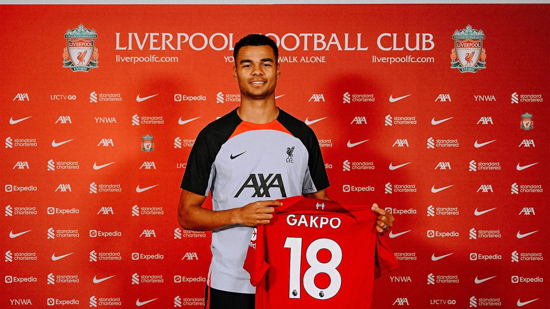 Dirk Kuyt to Cody Gakpo: 'I hope the No.18 shirt brings you the