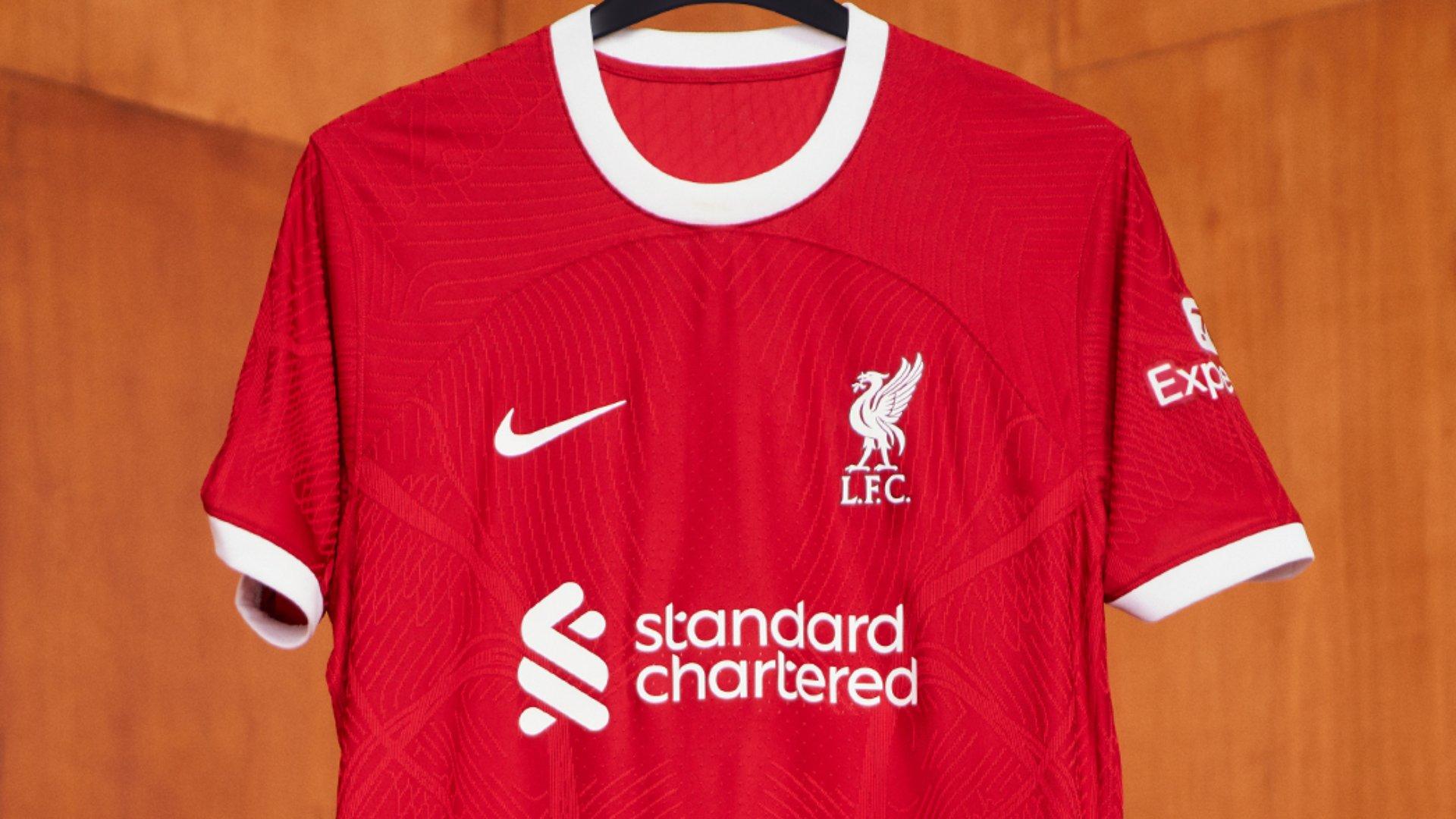 The Football Kit Blog: New Liverpool 08/09 Shirt Makes its Debut