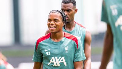 2025/26 リヴァプールFCの半袖アウェイユニフォーム、73番リオ・ングモハ 2025/26 リヴァプールFCの半袖アウェイユニフォーム、73番リオ